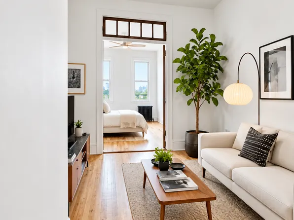 967 Metropolitan Avenue image 1 of 10