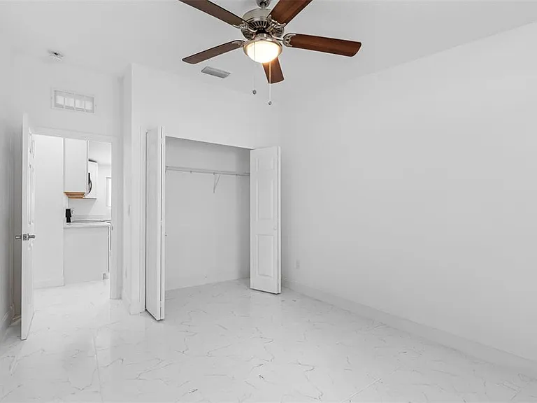 6847 Woodsman Dr — Photo 40