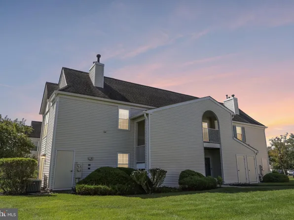 2302 Toddsbury Ct, Mount Laurel, NJ 08054
