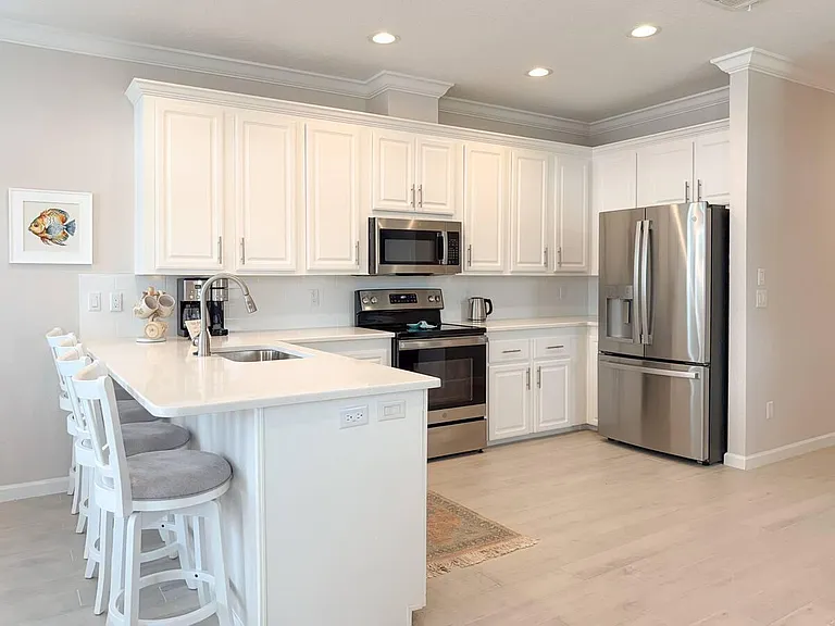 389 NE Sand Dune Way — Photo 6