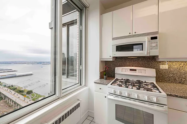 Sold by Nest Seekers International | media 6
