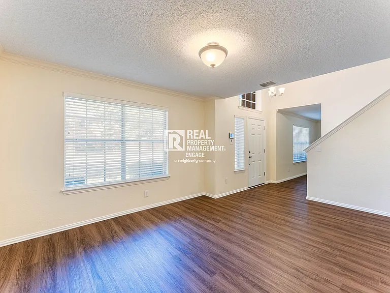 3929 Acorn Ln — Photo 6