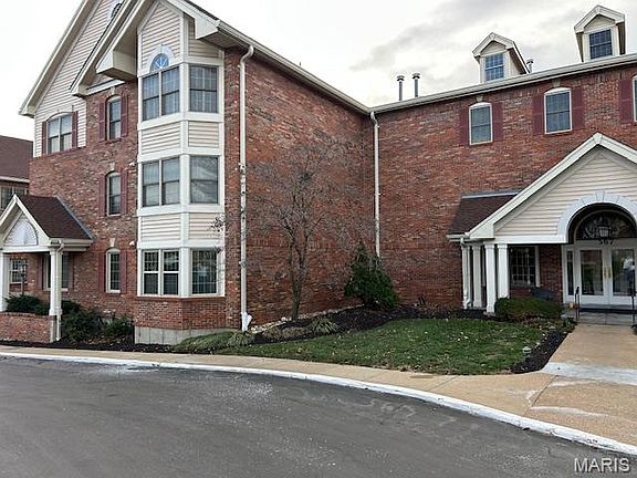 4th image of 567 Sarah Ln APT 301