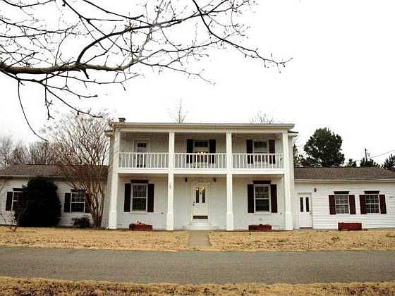 1st image of 109 Charles Thomas Blvd