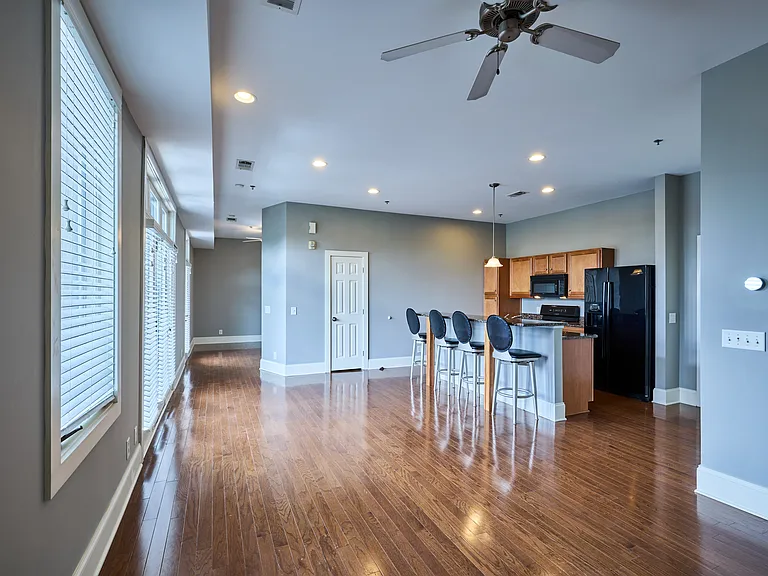 301 Augusta St #202 — Photo 8