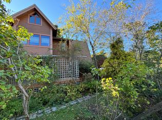 64 E Main St, Vinalhaven, ME 04863