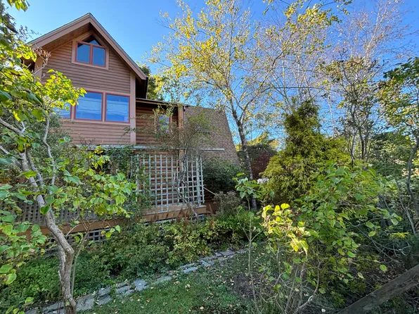 64 E Main Street, Vinalhaven, ME 04863