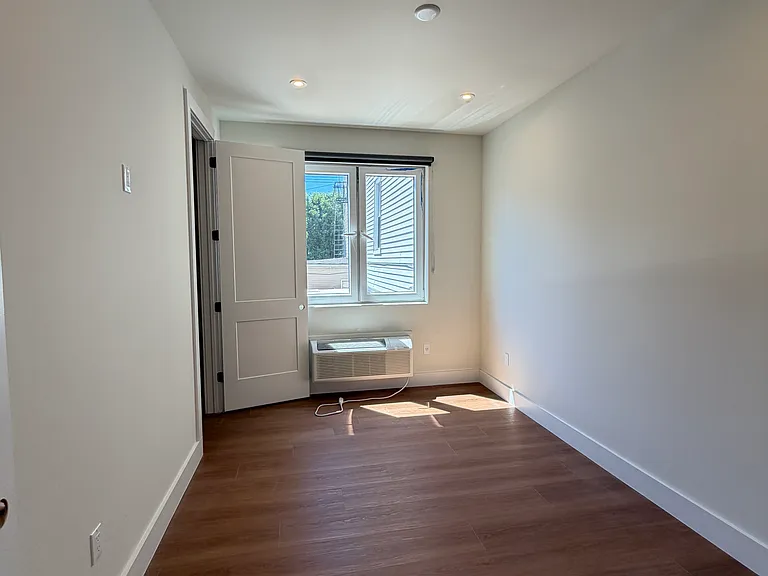 206 Myrtle Ave #1 — Photo 5
