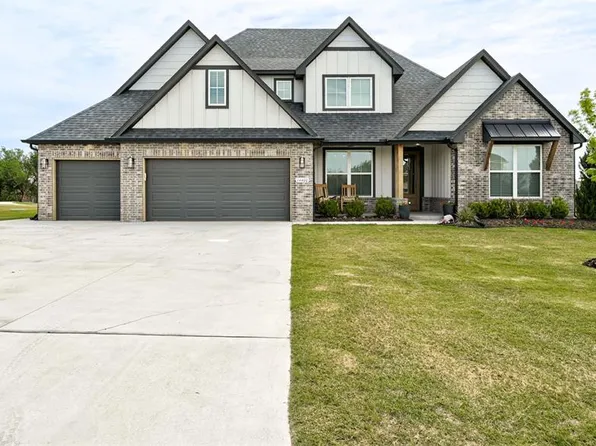 14400 Rushing Ln, Edmond, OK 73025