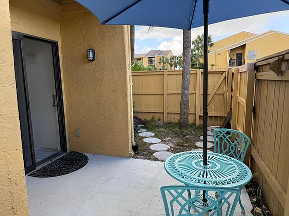 3rd image of 2855 Winkler Ave APT 101