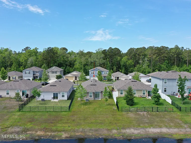 2385 Oak Stream Dr — Photo 4