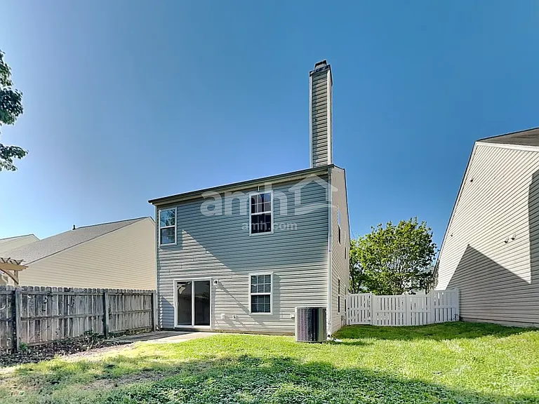 7533 Argent Valley Dr — Photo 20