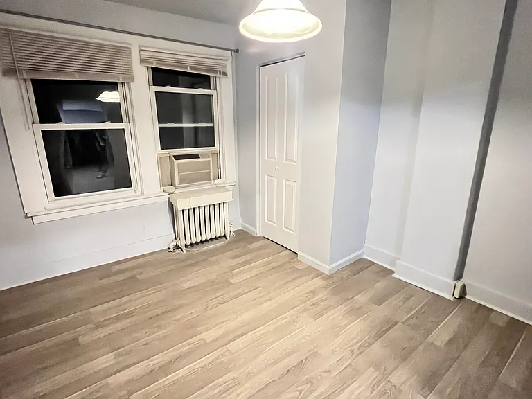 2330 Murray Ave — Photo 17