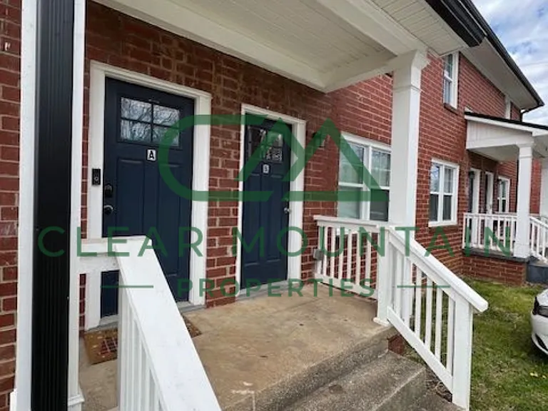 411 Hagood St #B — Photo 2