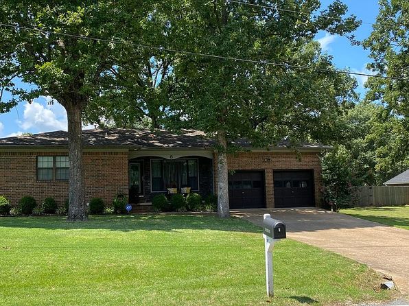 8 Barrett Ln