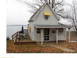 1st image of 18 Lincoln Dr
