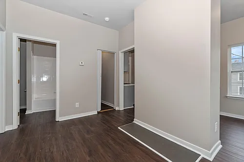 2413 Lamb Ave #4 Photo 1 2413 Lamb Ave #4 Photo 1