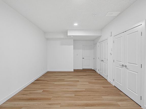 4th image of 32 Renwyck Pl #Basement