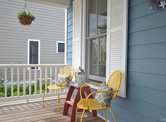 Covered front porch.