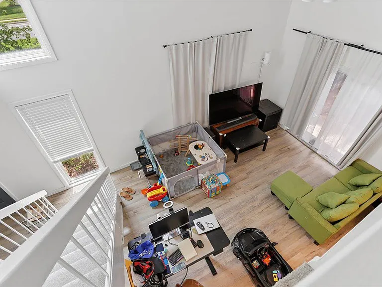129 Willow Pl — Photo 9
