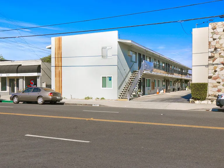 9545 Flower St — Photo 11
