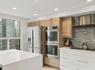 77 Harbour Sq UNIT 3701-U3701, Toronto, ON M5J 2S2