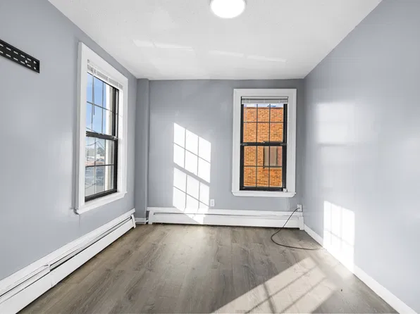 26-28 Lawrence St, Hartford, CT 06106