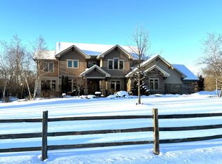 S24W33452 Sutton Ridge Ct, Dousman, WI 53118