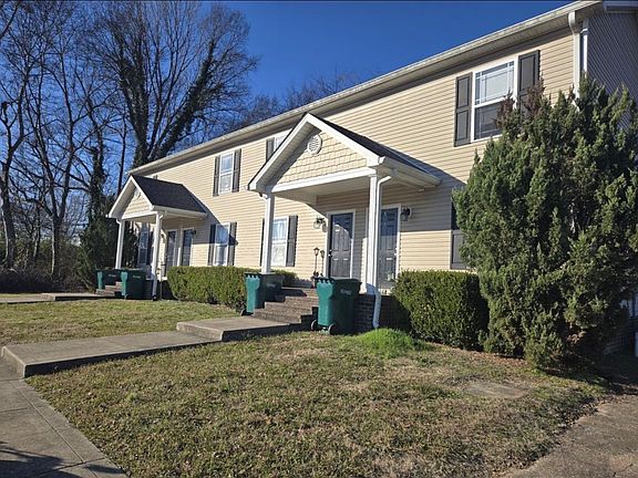 2nd image of 805 E Railroad St #C