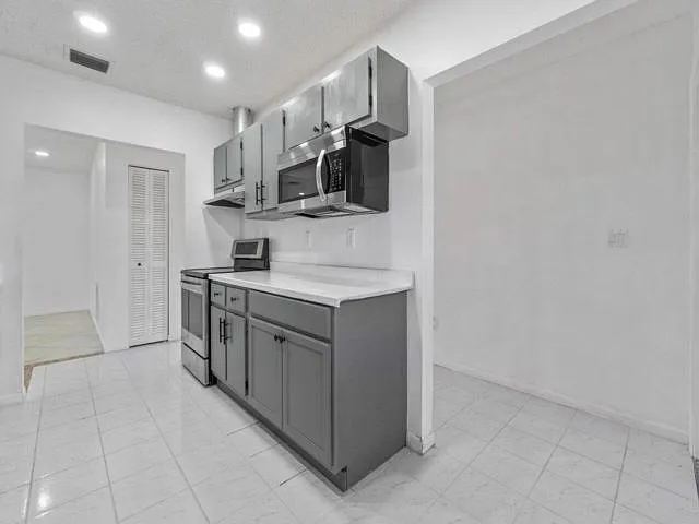 1620 Granfern Ave — Photo 18