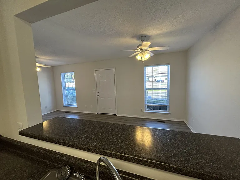 650 N Dixie Ave #A — Photo 6