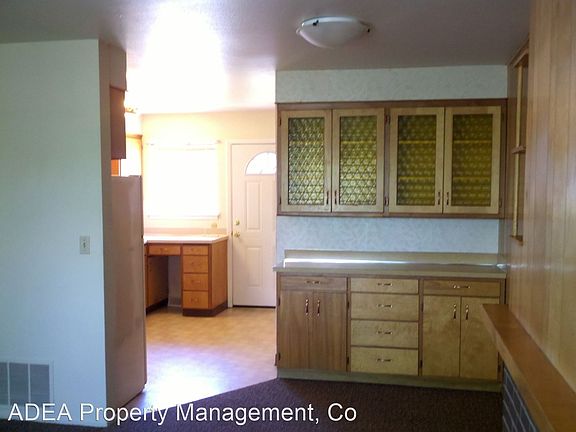 5th image of 621 Whitaker Dr
