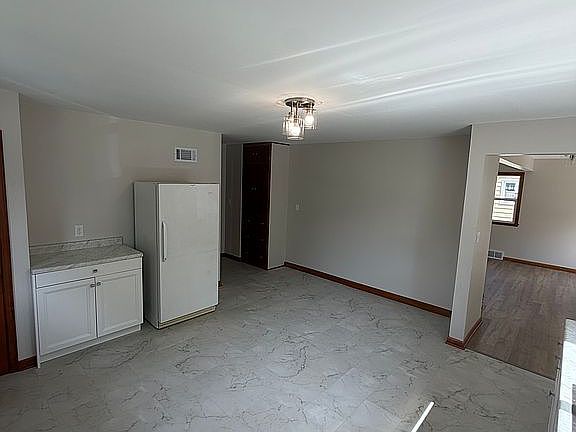 5th image of 700 3rd St