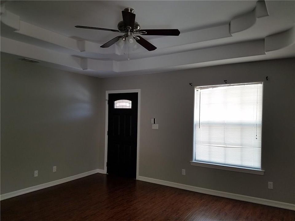 2nd image of 311 Presnall St