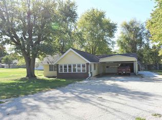 1240 S Main St, Canton, IL 61520