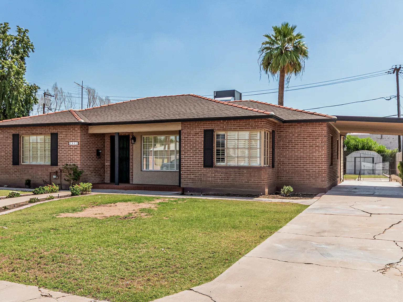 3 bed, 2049 sqft, $2,695 — Photo 2