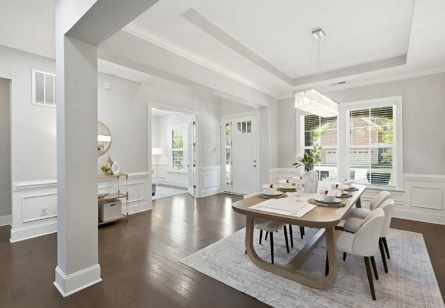 5 bed, 4.0 bath, 8759 sqft, $5,350 — Photo 4