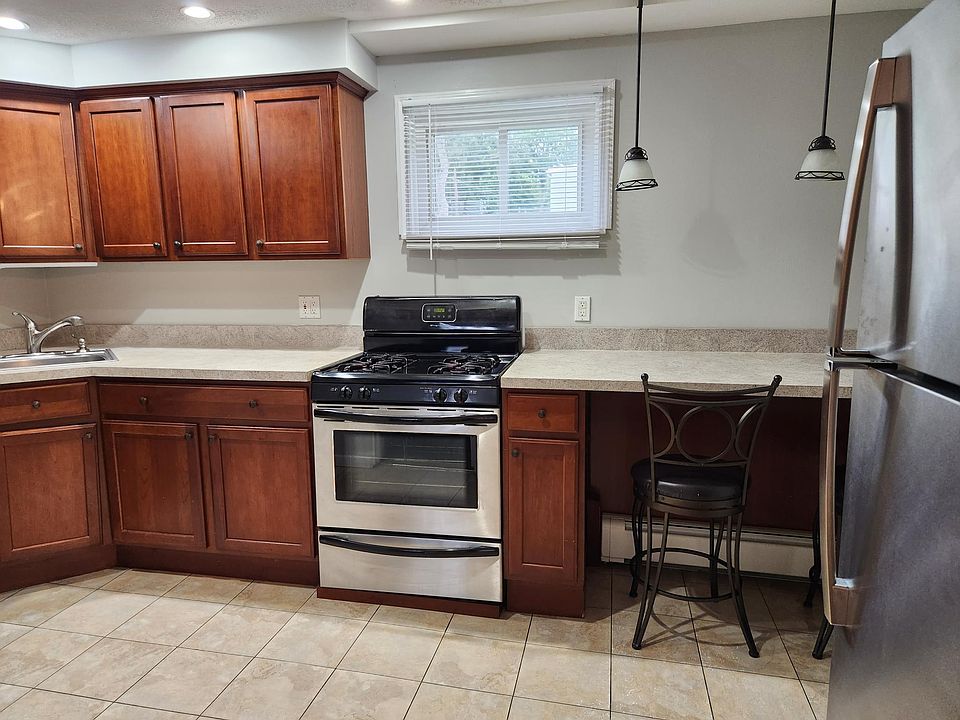 1st image of 152 Lake Dr