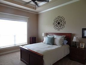 4th image of 215 Desert Sky Dr