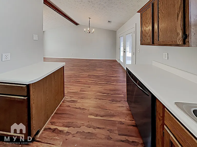 6454 Eastbriar Dr — Photo 7