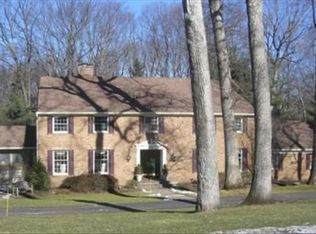 686 Cheyenne Dr, Franklin Lakes, NJ 07417