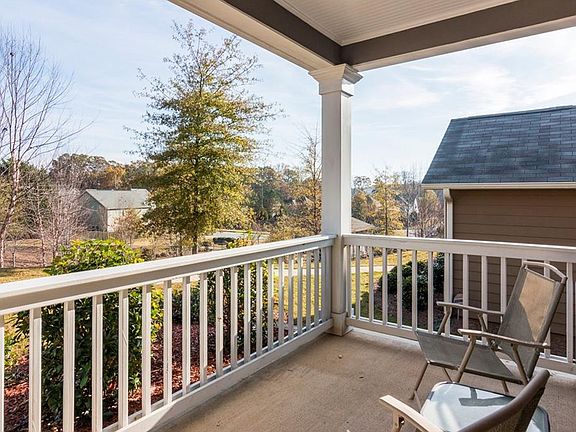 3rd image of 429 Parkstone Dr