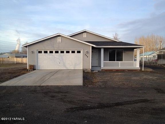 3rd image of 328 S Holly Dr