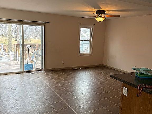 5th image of 508 W Anthony St
