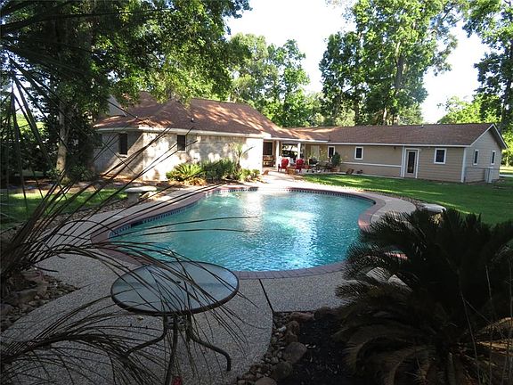5th image of 25403 Wildwood Ln