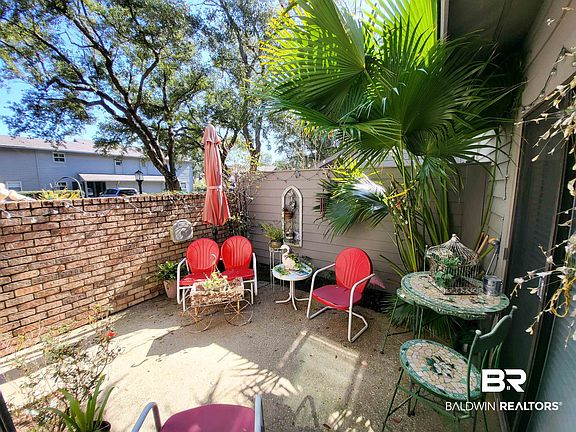 5th image of 389 Clubhouse Dr APT C1