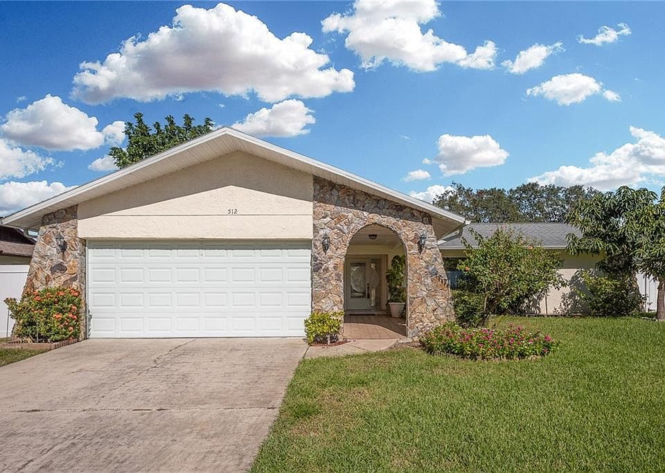 1st image of 512 Wayfarer Dr