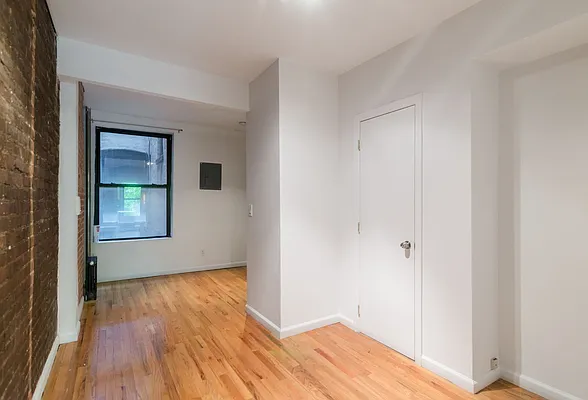 Rented by Bryan L Rozencwaig, LREB | media 10