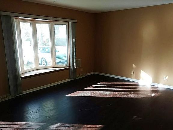 4th image of 2315 Sauber Ave