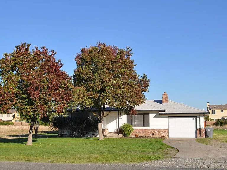 8669 Bow St — Photo 1